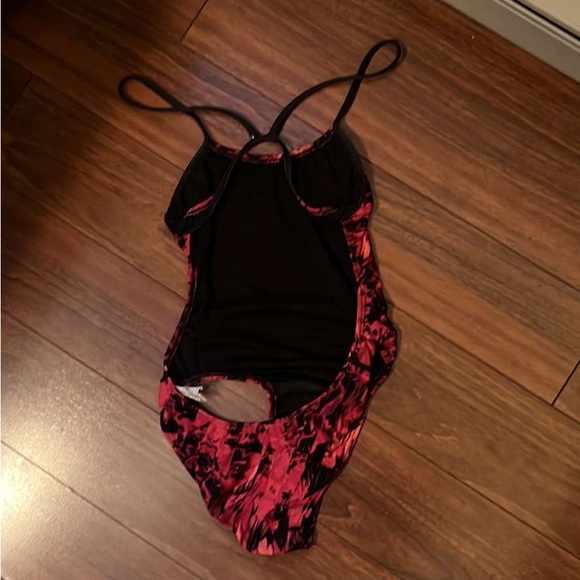 Tyr cutout one piece swimsuit - Picture 2 of 2